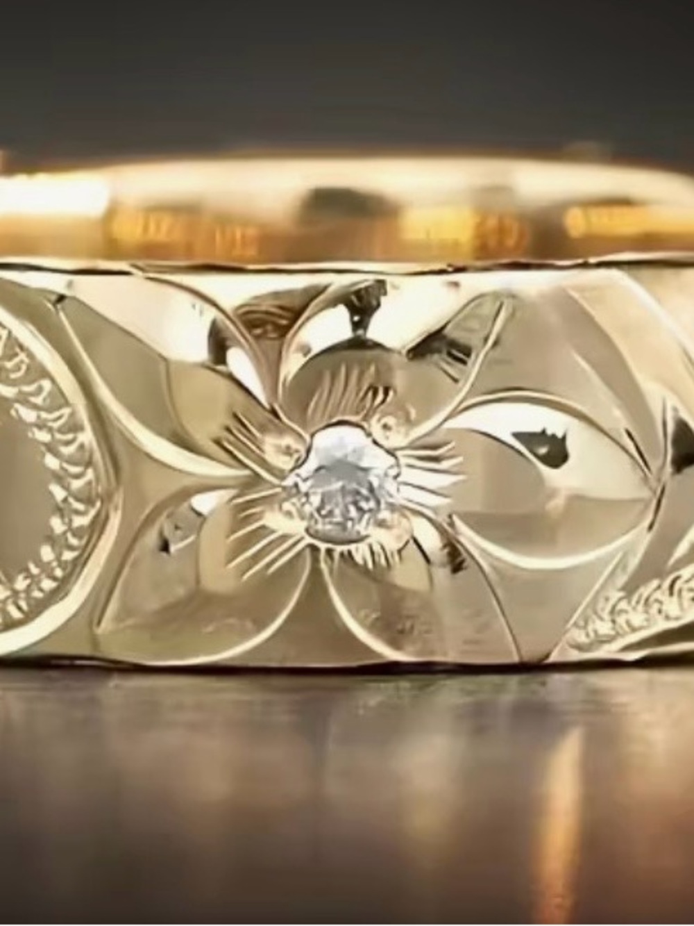 Ring Gold Floral Band with Center Stone